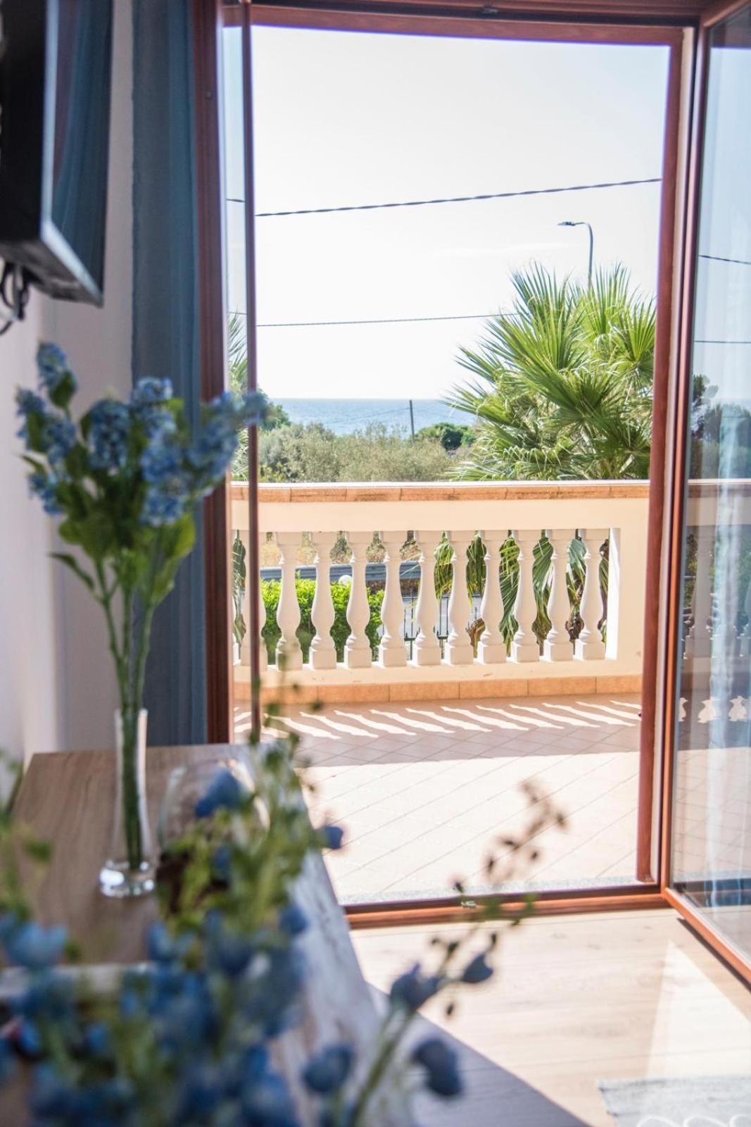 B&B Casa Cosmano Brancaleone Marina Eksteriør billede
