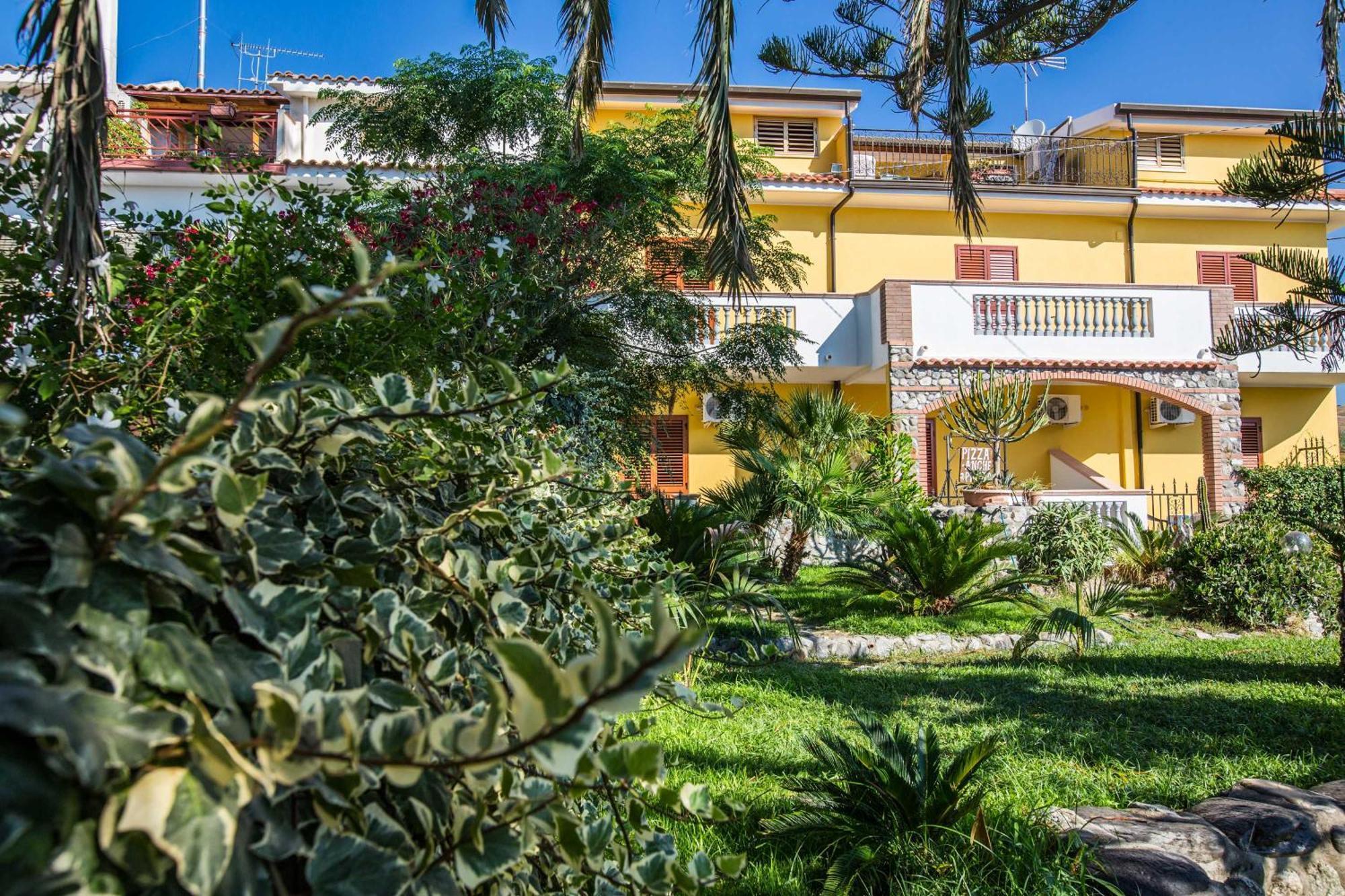 B&B Casa Cosmano Brancaleone Marina Eksteriør billede