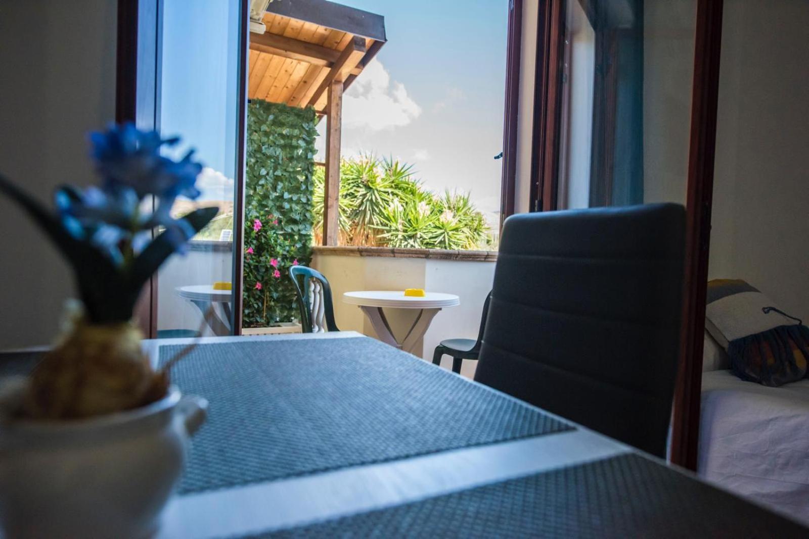 B&B Casa Cosmano Brancaleone Marina Eksteriør billede