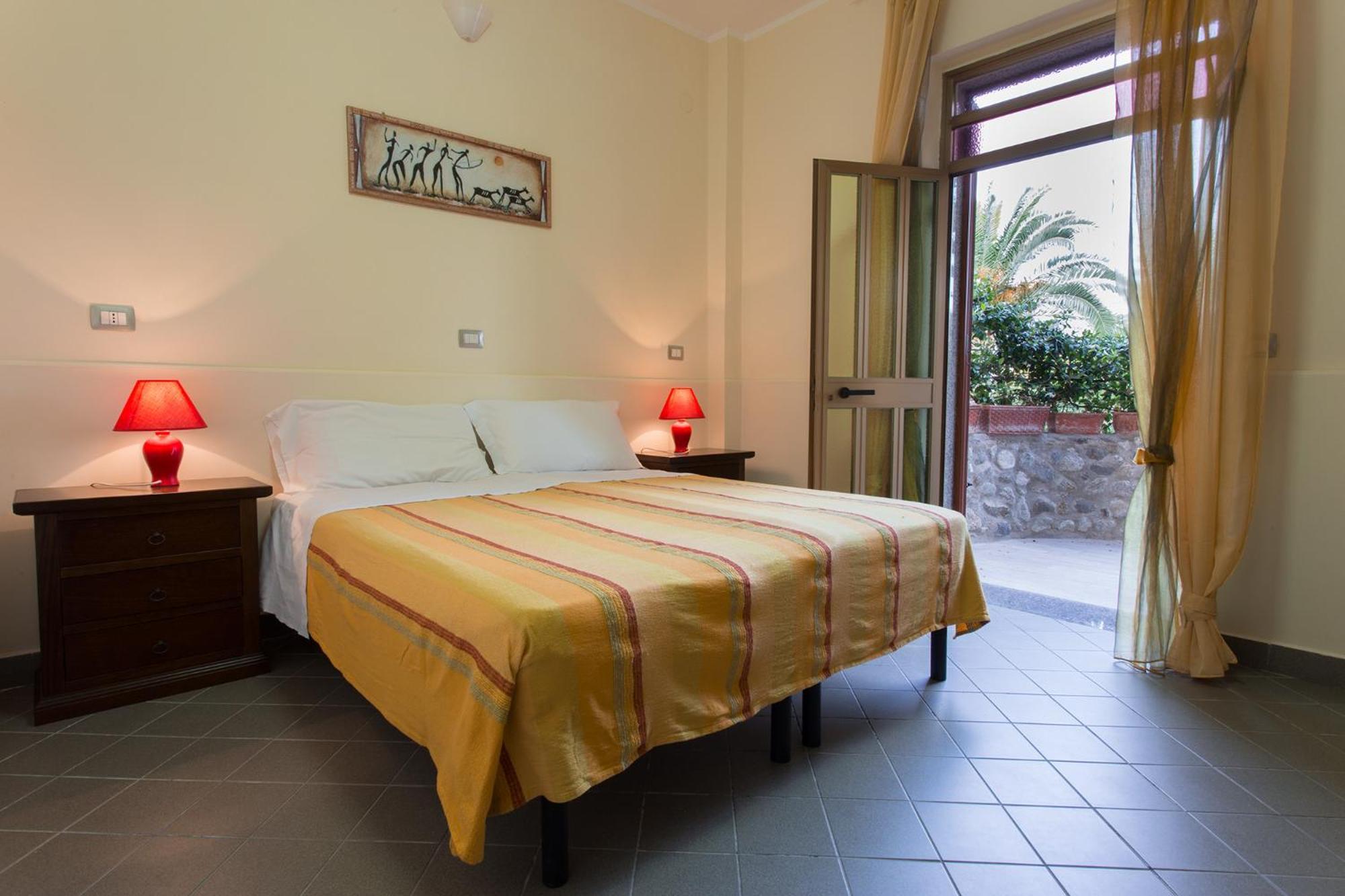 B&B Casa Cosmano Brancaleone Marina Eksteriør billede