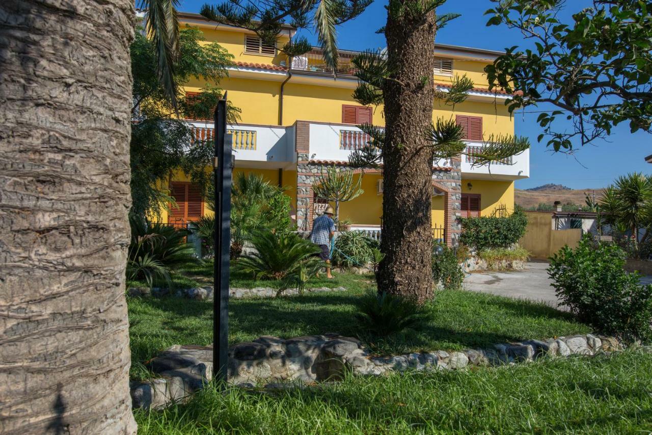 B&B Casa Cosmano Brancaleone Marina Eksteriør billede